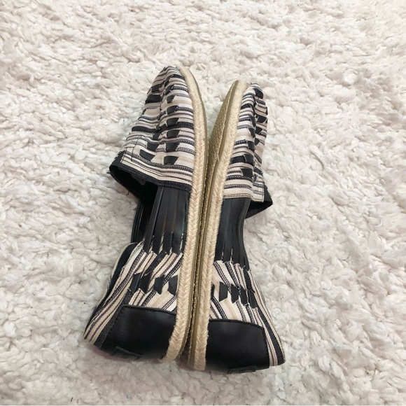 Toms Huarache Alpargata Woven Leather Espadrille Slip On Shoes Black White 12 - Picture 9 of 10